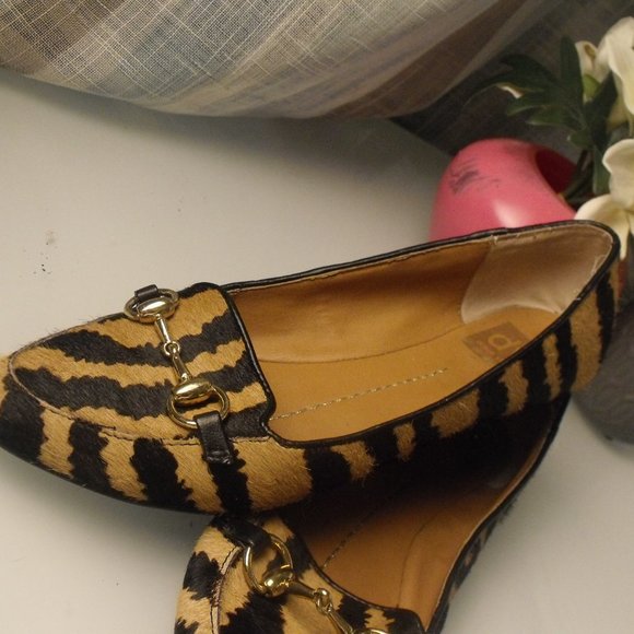 womens flats/slip ons/animal print by Dolce Vita - Picture 4 of 5
